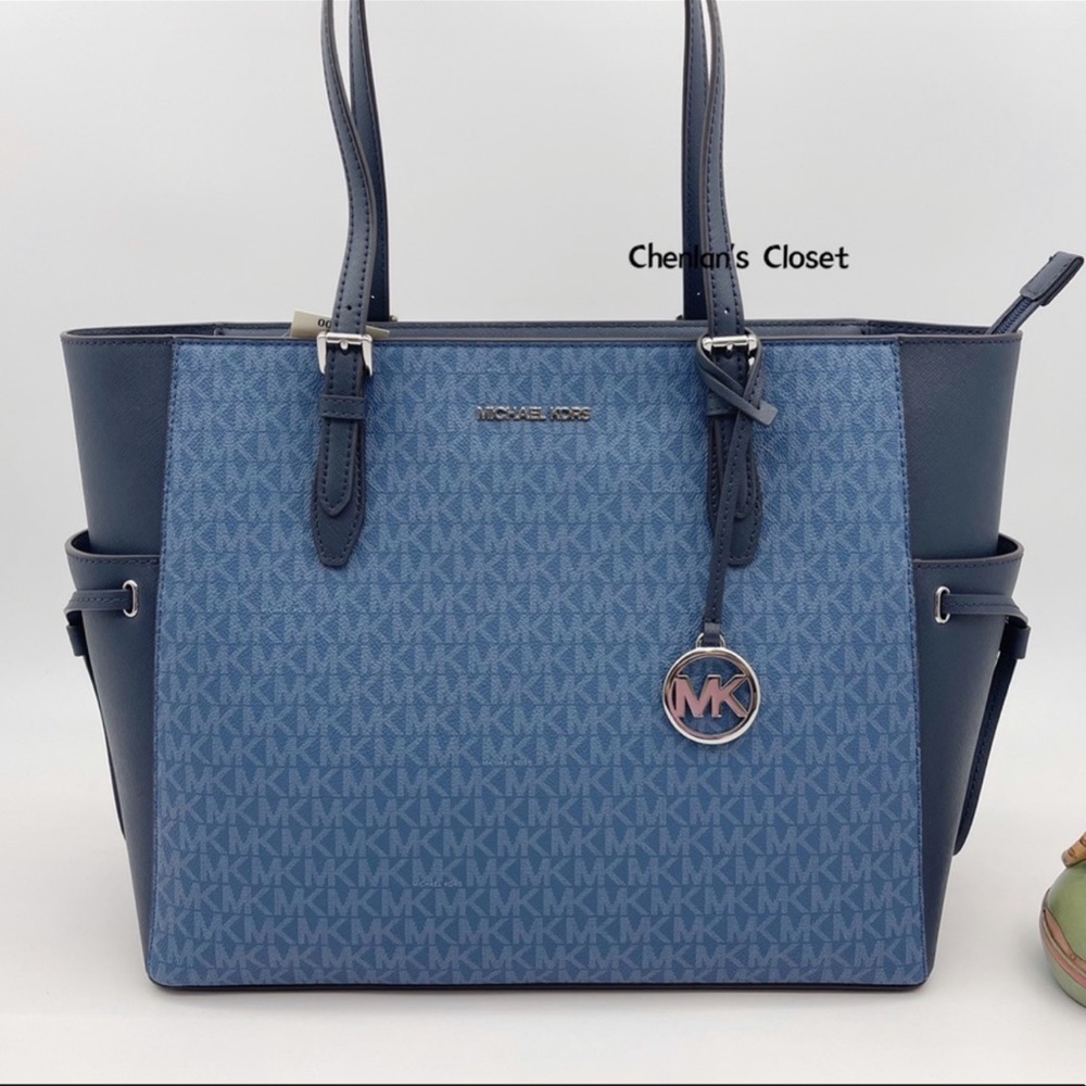 🔥HP🎉NeW! Michael Kors Gilly Drawstring Tote Set - Picture 2 of 9